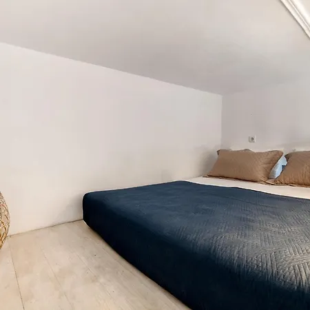 Apart-hotel Mascot Unique 4*